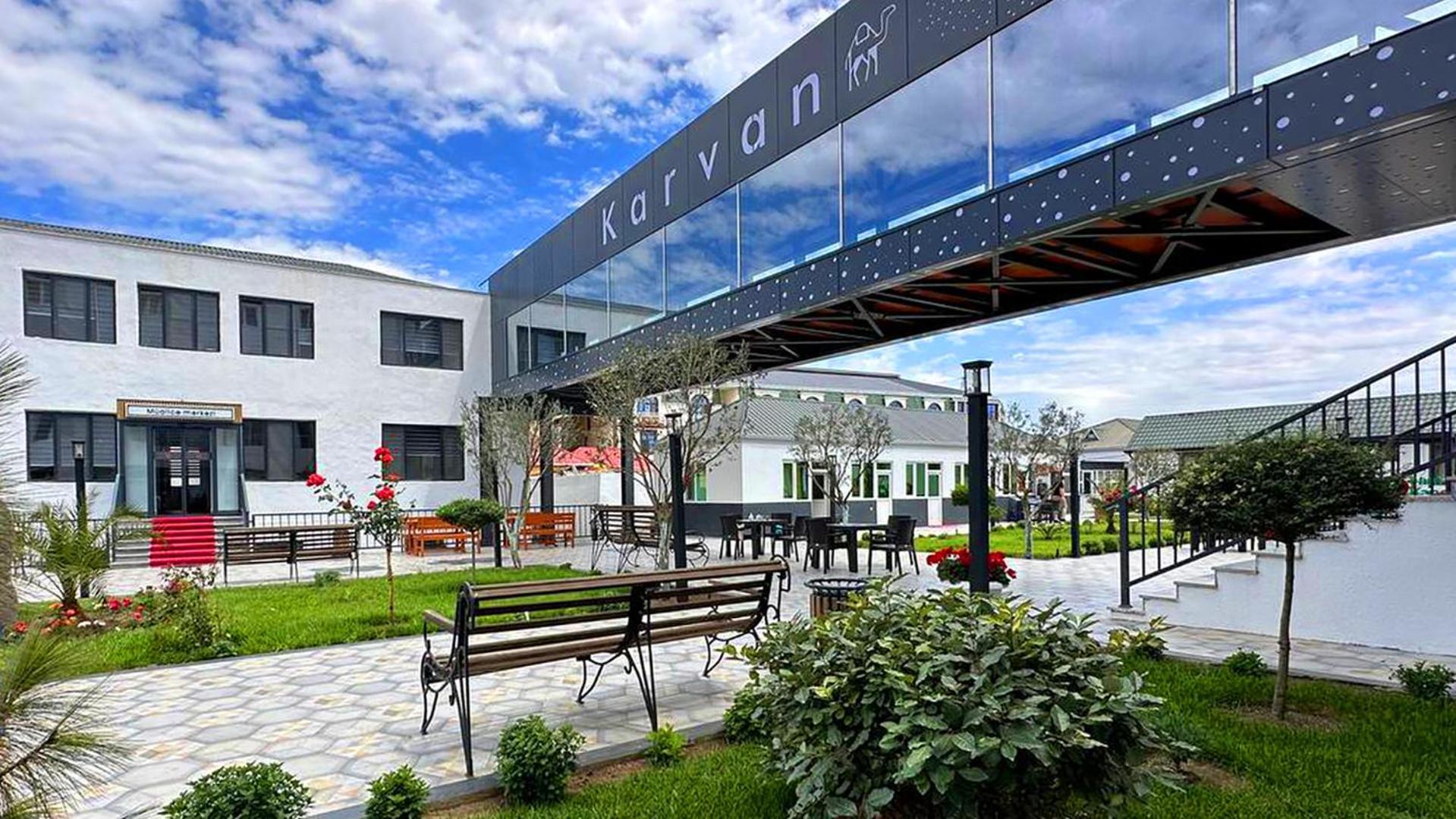 Karvan Hotel-Sanatorium נפטלאן מראה חיצוני תמונה